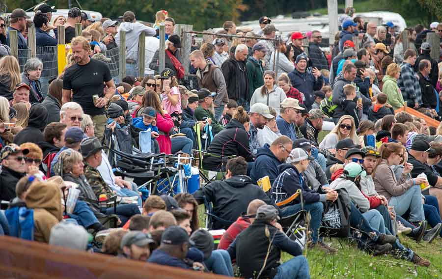 crowd NH grass drags snowmobile race