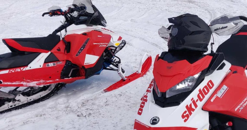 Ski-Doo Backcountry X-RS 850 vs Renegade X-RS 900 Turbo