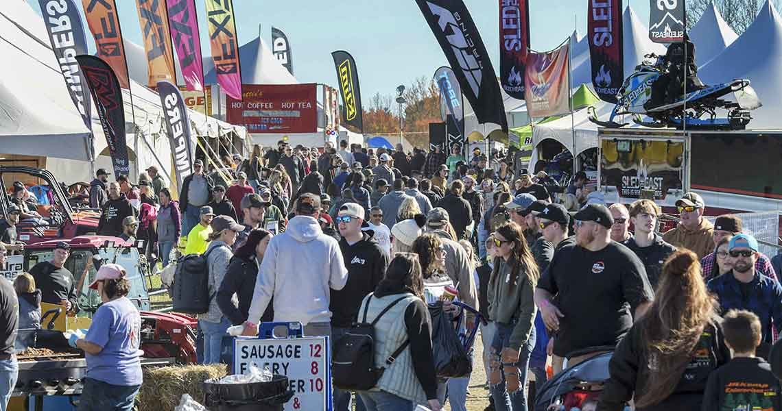 Spectacular crowd at NH Grass Drags and Watercross